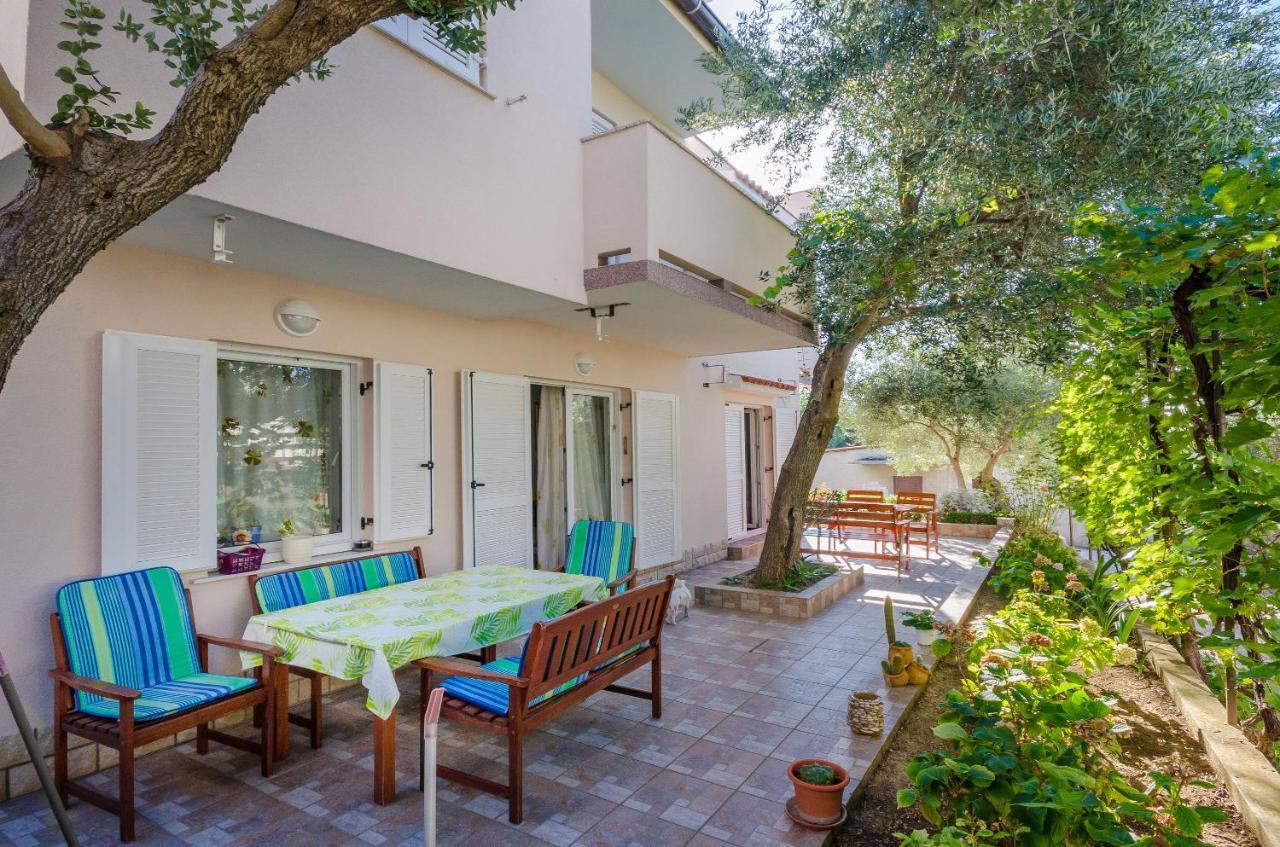Apartments Blazenka Banjol Ngoại thất bức ảnh